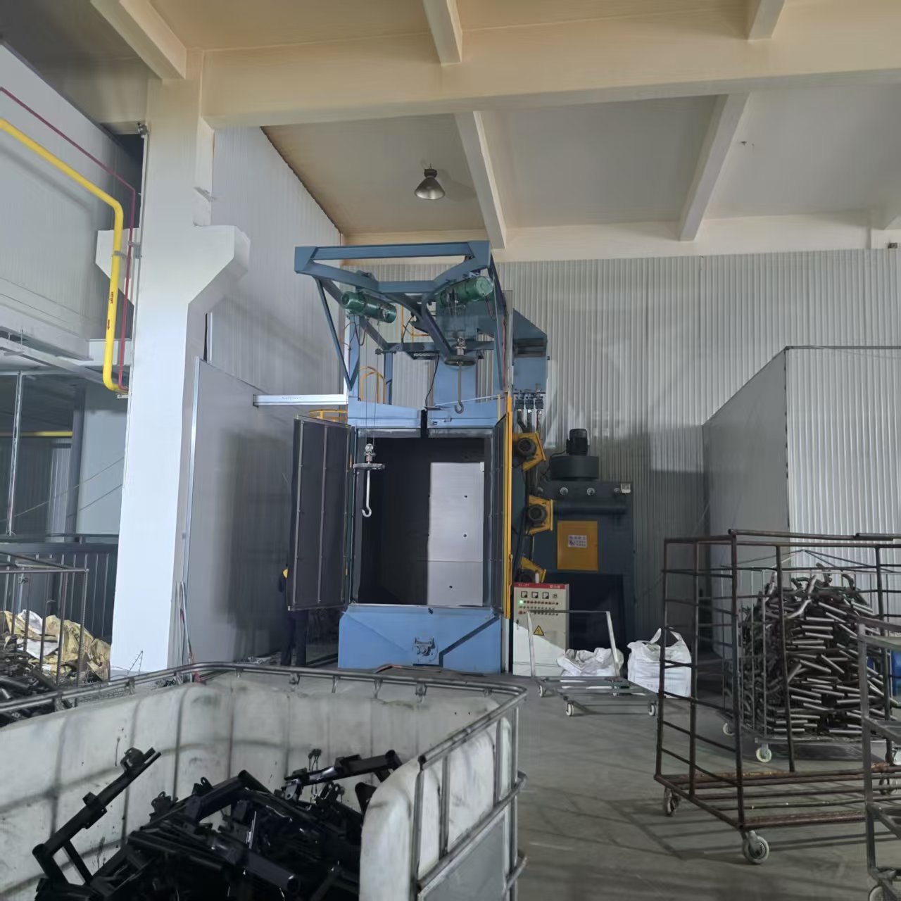 Surface-preparation equipment for frame components